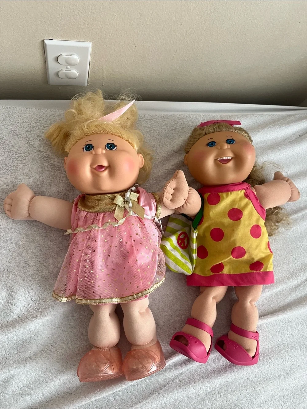 Cabbage patch kids dolls lot
